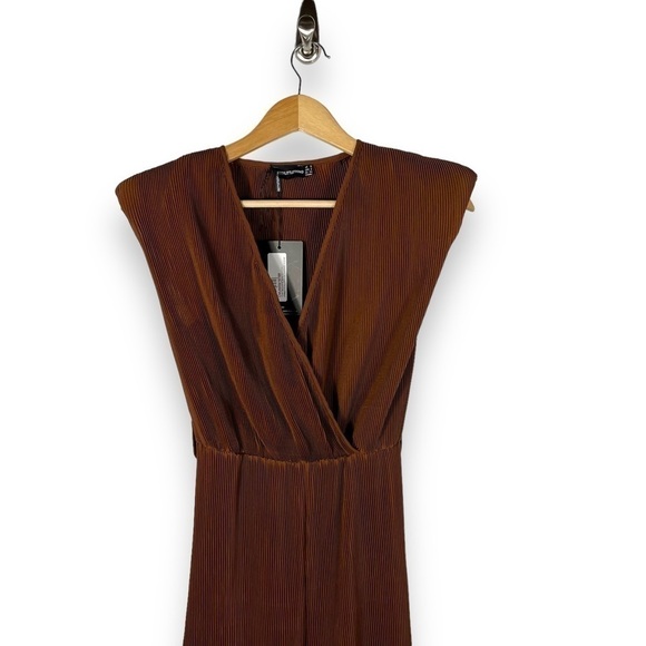 Pretty Little Thing Pleated Shoulder Pad Flared Leg Jumpsuit, Chocolate, Size 2 - Picture 2 of 13